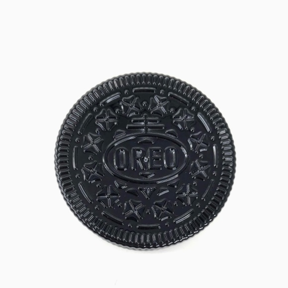 ⭐️5 For 25⭐️ Taste Beauty Birthday Cake Oreo Flavored Lip Balm - Picture 4 of 4